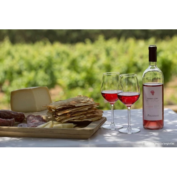 Serra Lori Rosato di Sardegna IGT Isola deI Nuraghi Argiolas 13% - 6 x 75 cl