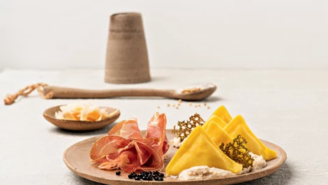 Triangoletti au fromage Parmiggiano Reggiano tradition d'Emilie-Romagne